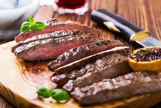 gegrillte Steak op enger kohlenhydratfräi Ernährung