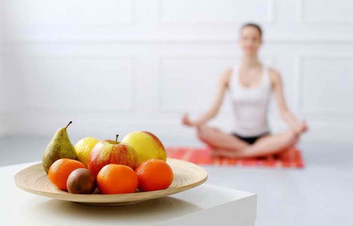 Yoga an Ernärung fir effektiv Gewiichtsverloscht